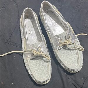 Sperry 7.5 Silver and White Boat Shoes